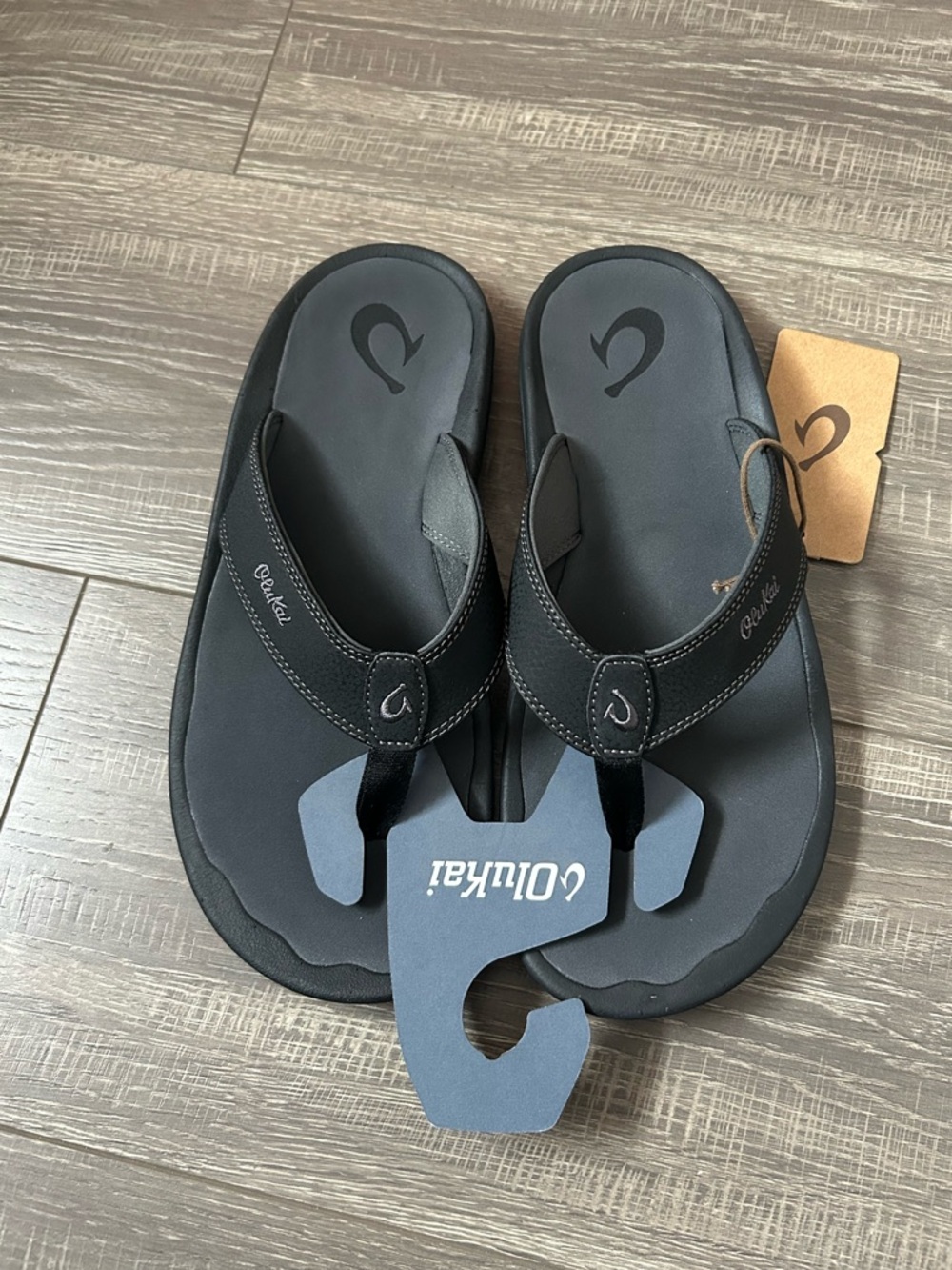 OluKai Black Men's ohana Sandals size 11